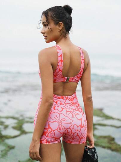 Swim SPRTY ملابس صيفية للنساء على الشاطئ، بدلة رومبر كاجوال رياضية وسريعة الجفاف ذات طباعة عشوائية وياقة دائرية وظهر مفتوح وبدون أكمام مناسبة للتزلج على الأمواج