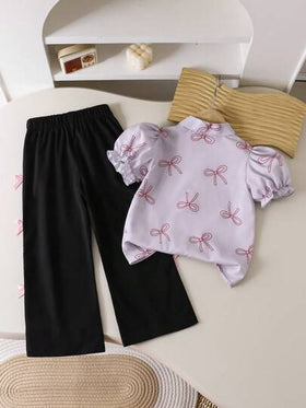 SHEIN Genkimix Kids طقم من 2 قطعة، بلوزة كم قصير منتفخ ذات طبعة فيونكة مع بنطال، مناسب للفتيات الصغيرات