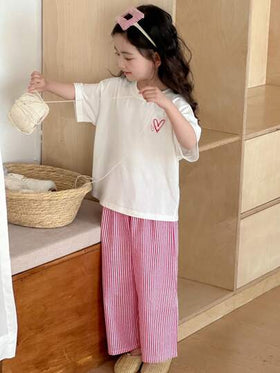 Dazy Kids طقم بيجامة لفتاة مكون من تي شيرت بأكمام قصيرة بطباعة قلب وبنطال مخطط