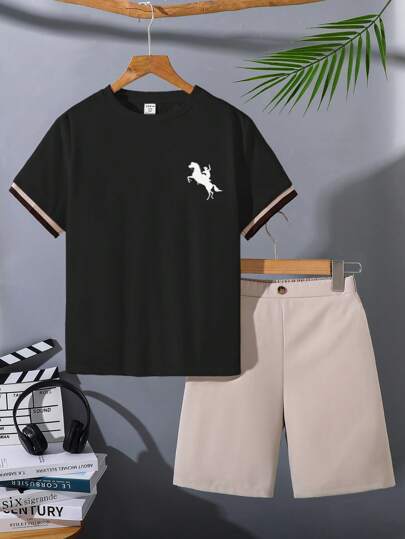 SHEIN 2 طقم ملابس علوية كم قصير وشورت للأولاد المراهقين الكاجوال بطبعة الريبون، مناسب للذهاب للمدرسة والاستخدام اليومي والرياضة والحفلات وفصلي الربيع والصيف