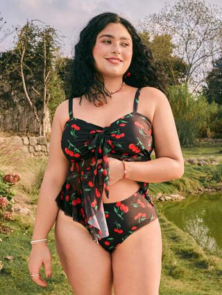 SHEIN مجموعة بيكيني من الحجم الكبير مطبوع عليها فواكه الكرز