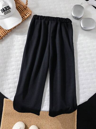 SHEIN حيث يتميزسروال أطفال أولاد مريح بقص جانبي، سروال طويل أسود محبوك مناسب للاستخدام اليومي، لممارسة الرياضة، النزهات، الحرم الجامعي، التجمعات، المناسبات، التصوير الفوتوغرافي وحتى للعودة للمدرسة