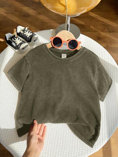 SHEIN قميص كاجوال رياضي للأولاد بتصميم ياباني وكوري ذو قصة واسعة, محلول بالماء ناعم ومريح بياقة مستديرة، مناسب للأطفال للعودة إلى المدرسة والحفلات والأعياد والأداءات والأعراس والمعمودية والرحلات وممارسة الرياضة في الربيع والصيف