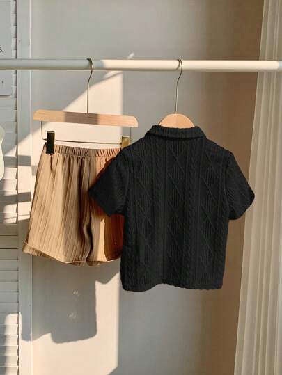 SHEIN 2 قطعة طقم أطفال كاجوال متعدد الاستخدامات: ملابس علوية كارديجان قصيرة الأكمام منسوجة بشكل دائري مريح، وشورت بمنتصف الفخذ ذو أكمام بتضاد لوني مريح، مناسب للربيع/الصيف، للاستخدام اليومي، المدرسة، السفر، العطلات، والحفلات
