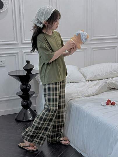 Dazy Kids مجموعة مريحة لليافعات من بلوزة بطباعة جرافيكية وسروال قصير رقيع رمضان