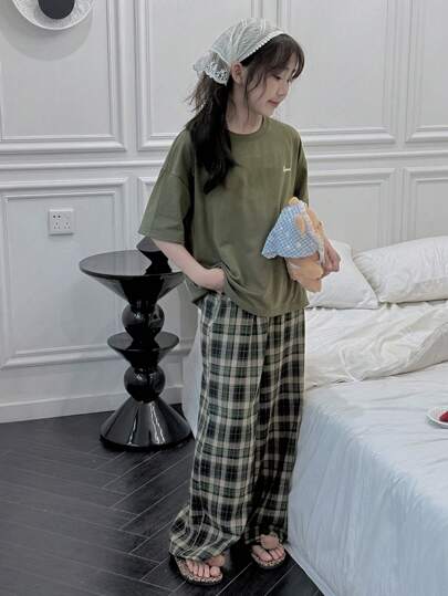Dazy Kids مجموعة مريحة لليافعات من بلوزة بطباعة جرافيكية وسروال قصير رقيع رمضان