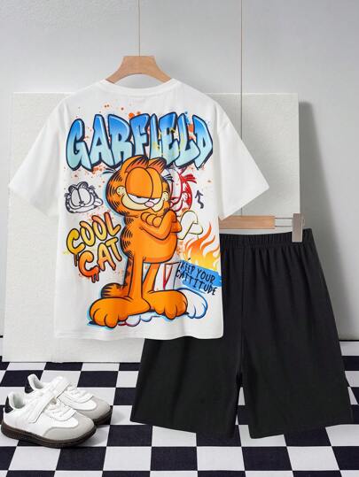 فستان أطفال GARFIELD X  طقم مكون من تي شيرت أبيض فضفاض وشورت أسود لفتى المراهقين، مع طباعة رسوم متحركة وحرف ألسنة اللهب والخطوط الملونة، مناسب لفصلي الربيع والصيف