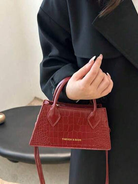 حقيبة نسائية عصرية للتسوق والتنقل واليد 2025 بتصميم بسيط وأنيق