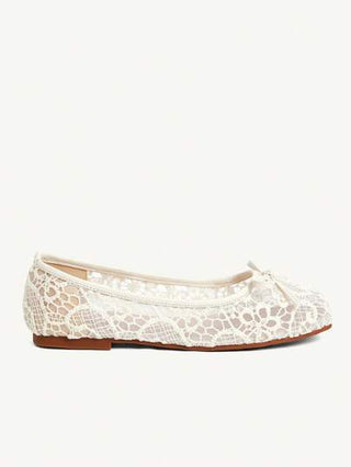 CUCCOO CHICEST أحذية نسائية أنيقة ذات رؤوس مستديرة وكعب مسطح، من خامة الدانتيل والشبك اللون البيج ، مزينة بفيونكة، تصميم أنثوي أنيق بسيط