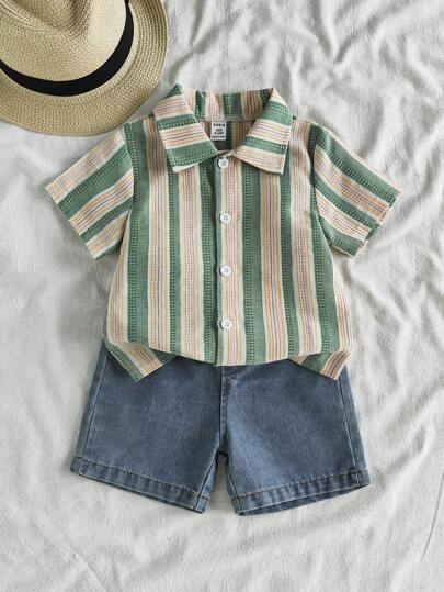 SHEIN Vintaside Kids طقم ملابس للأطفال الصبيان للربيع والصيف الكاجوال: بولو مخطط أكمام قصيرة وشورت جينز مغسول عصري، مناسب للاستخدام المنزلي ول-الأماكن السياحية واللقاءات مع الأصدقاء