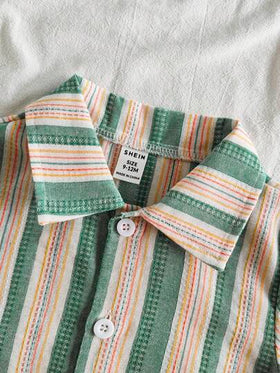 SHEIN Vintaside Kids طقم ملابس للأطفال الصبيان للربيع والصيف الكاجوال: بولو مخطط أكمام قصيرة وشورت جينز مغسول عصري، مناسب للاستخدام المنزلي ول-الأماكن السياحية واللقاءات مع الأصدقاء