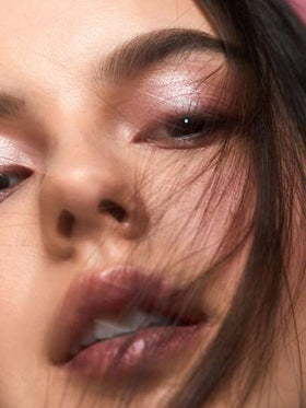 SHEGLAM ظلال العيون Cosmic Crystal Quad-Spellbound 4-Clolor Matte Glitter Eyeshadow Palette Neutral Tone Gold Rose Mauve Shine Glitter Long-Lasting Ultra Pigmented Smooth Blendable Eyeshadow Brown Eyeshadow علامة تجارية جمال مكياج ميكب مستحضرات تجميل للنس