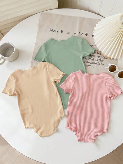 SHEIN مجموعة رومبير أطفال حديثي الولادة الصغار بألوان سادة بأكمام قصيرة والصيف، مجموعة من 3 قطع
