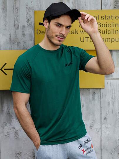Manfinity Sport Corelite قميص رياضي كاجوال قصير الأكمام مطبوع عليه أحرف للرجال، ملابس تمرين، بلايز وخزانات الجري