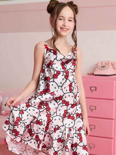HELLO KITTY AND FRIENDS | SHEIN فستان بذلة مطبوع بقطة كرتونية مريح للفتيات في سن المراهقة