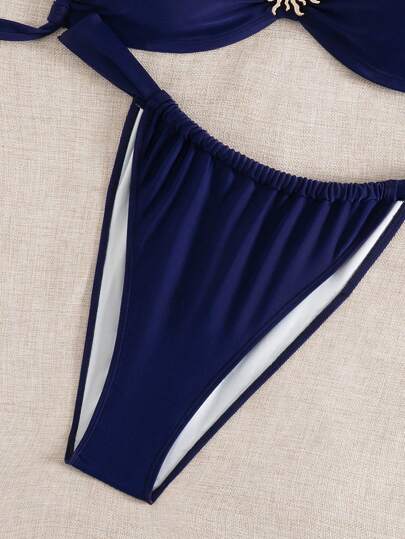 SHEIN Swim Curve مجموعة بيكيني من ملابس علوية وسروال داخلي أساسي للنساء متناهية الصغر،من مجموعة البناطيل الملائمة للسيدات البدينات - مجموعة منتجات تصميم بسيط وعصري للعطلات الشاطئية
