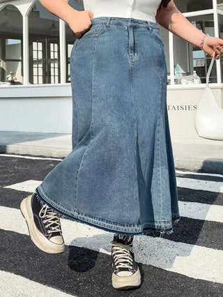 EZwear تنورة جينز بتصميم ذيل سمكة بحافة مهترئة وجيوب للسيدات البدينات