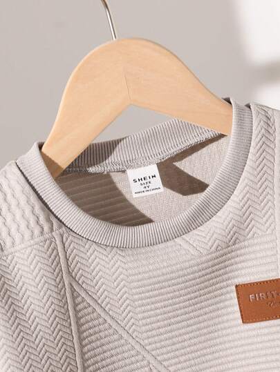 SHEIN Genkimix Kids تي شيرت جيرسيه أساسي للأولاد ذو ياقة دائرية وأكمام قصيرة، موضة الصيف