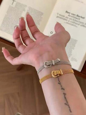 1 سوار من الفولاذ المقاوم للصدأ على الطراز الأوروبي والأمريكي الفاخر بسلسلة ميلان مع إبزيم مميز، أساور شريطية ساتان فرنسية عتيقة تصميم فريد، مناسب للارتداء اليومي والهدايا، يمكن ارتداؤه على طبقات للأزواج