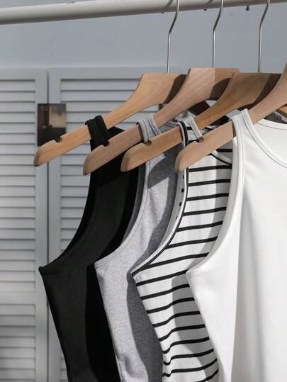 SHEIN EZwear مجموعة كاجوال للنساء مكونة من 4 قطع، توب مخطط باللونين الأسود والأبيض ضيق التفصيل، متعدد الاستخدامات وجذاب للصيف والعودة إلى المدرسة