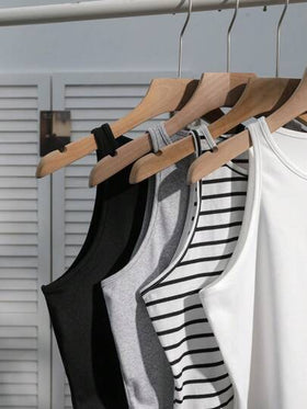 SHEIN EZwear مجموعة كاجوال للنساء مكونة من 4 قطع، توب مخطط باللونين الأسود والأبيض ضيق التفصيل، متعدد الاستخدامات وجذاب للصيف والعودة إلى المدرسة