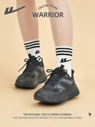 WARRIOR زوج واحد من الحذاء الرياضي الكاجوال الأنيق ذو اللون الأحادي والرباط للنساء