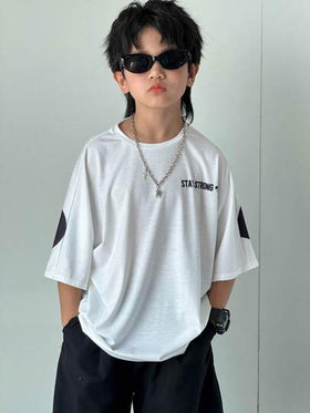 SHEIN تي شيرت T-شيرت بأكمام قصيرة بنمط كوري متسع مع رسومات كبيرة على الرقبة، مناسب للتنزه والمدرسة والارتداء اليومي العادي والرياضة في الربيع والصيف، لطلاب المراهقين
