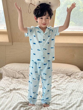 SHEIN Genkimix Kids مجموعة بيجاما للأولاد بطبعة السيارات، قميص كم قصير ومواصفات القماش مصنوعة نسيجية وشورت ، ملابس منزلية كاجوال قطعتان/مجموعة