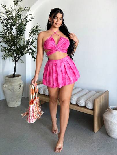 SHEIN SXY طقم تنورة قصيرة مطوية وبلوزة قصيرة متناسقة مربوطة للعطلة، مجموعة قطعتين بتصميم جذاب للنساء للاستخدام في العطلات والربيع، طقم متناسق للنساء في عطلة الشاطئ، ملابس إيبيزا، باللون الوردي، جذاب