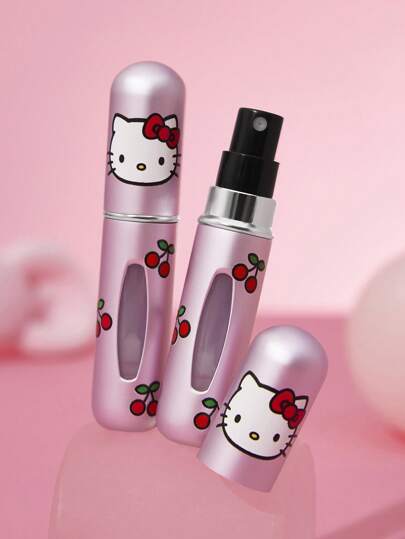 HELLO KITTY AND FRIENDS | SHEIN زجاجات قابلة لإعادة التعبئة بتصميم القطة الكرتونية الجميلة بنمط الكرز، مملوءة بسائل في القاع، يمكن استخدامها لتزيين العطور ومستحضرات العناية بالبشرة، تصميم الزجاجة مدمج وسهل الحمل