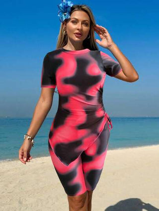 طقم تانكيني حريمي Swim Shayni ملابس شاطئ عتيقة الطراز للنساء - ملابس سباحة متواضعة من قطعتين بتوب نصف كم ، بنطلون كابري وسترة رباط ناعم جديدة لعام 2024