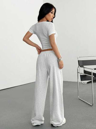 EZwear مجموعة ملابس علوية وبنطال رمادي للنساء مطرزة، الأعلى بأكمام قصيرة والبنطال مجموعة ملابس منزلية