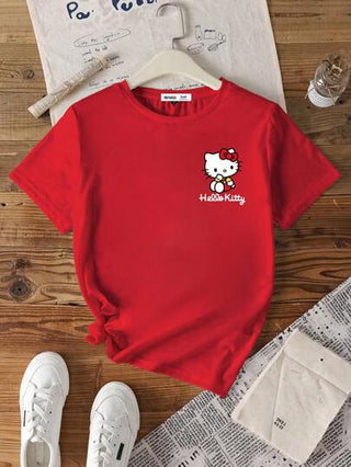 HELLO KITTY AND FRIENDS |  تي شيرت نساء بتصميم كرتوني مطبوع بخطوط واسعة ذو ياقة دائرية وأكمام قصيرة، لون أحمر، مناسب للصيف