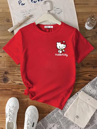 HELLO KITTY AND FRIENDS |  تي شيرت نساء بتصميم كرتوني مطبوع بخطوط واسعة ذو ياقة دائرية وأكمام قصيرة، لون أحمر، مناسب للصيف