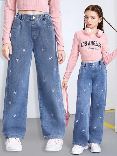 SHEIN بنطال جينز بتطريز قلب، للبنات المراهقات، بتصميم مستقيم الساق، فاتح اللون وفضفاض بأسلوب عصر الألفية الجديدة، مناسب للارتداء اليومي العصري