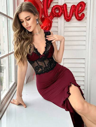 طقم تانكيني حريمي فستان نوم طويل بتصميم ذيل سمكة مع تفصيل الخصر بخطوط عظام السمك و تضاد الألوان و تفصيلات من الدانتيل و الكشكشة في الأطراف و شق طويل