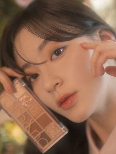 Rom&nd باليت ظلال العيون رومند بيتر ذان 02 MAHOGANY GARDEN، ظلال طبيعية للمكياج اليومي، سهلة الامتزاج، ألوان حيوية، ملمس مخمل بإنهاء مطفي ولامع، صبغة عالية، ثابتة لفترة طويلة، مستحضرات تجميل كورية، جمال كوري، 7.5 جرام/0.26 أونصة