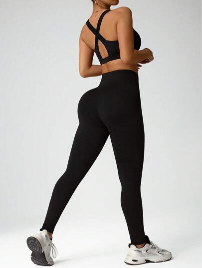 SHEIN Sport Studio مجموعة ملابس رياضية للنساء من 3 قطع: تي شيرت بطبعات حرفية غير متماثلة، بلوزة قصيرة وسروال ضيق
