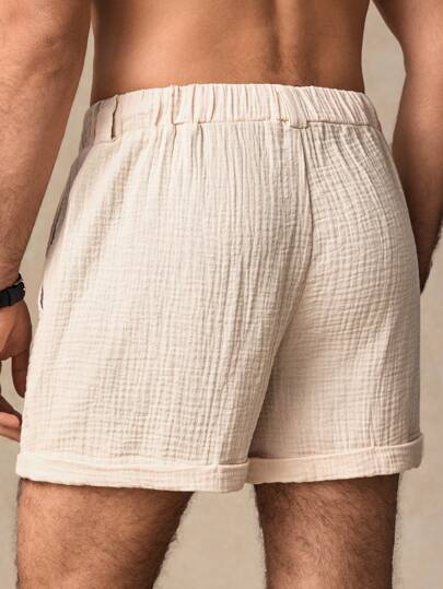 Manfinity BRENVOR شورت رجالي كاجوال ذو خصر مربوط بسحاب من قماش متجعد ذو طبقتين مع حلقات حزام