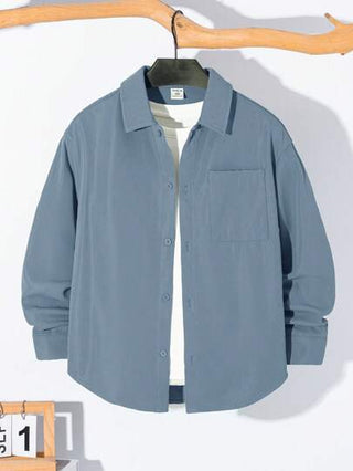 SHEIN قميص شبابي طويل الأكمام بياقة بولو، فضفاض محبوك بلون صلب، مطبوع عليه حروف وجرافيتي للأولاد، مناسب للتنقل والمدرسة واليومي والإجازات والرياضة في فصول الربيع والصيف والخريف والشتاء