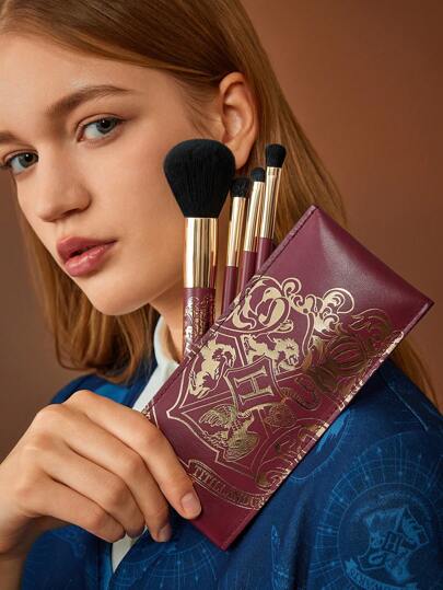 HARRY POTTER X SHEIN 5 قطع طقم فرشاة مكياج بنقش هوجوارتس، تتضمن فرشاة البودرة, فرشاة الخلط, فرشاة العين الكبيرة, فرشاة العين الصغيرة, وحقيبة لتخزين الفرشاة