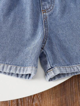 SHEIN مجموعة من قميص كرتوني قصير الأكمام وشورت جينز أزرق قابل للتعديل الخصر لطفل صبي، ملابس صيفية للأطفال الصبيان