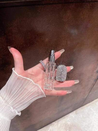 1 قطعة زجاجة رذاذ عطر قابلة لإعادة التعبئة مزينة بحجر ألماس صناعي 10 مل، حاوية عطر محمولة فاخرة لامعة بحجم السفر، هدية إبداعية