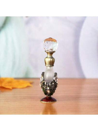 1 قطعة زجاجة عطر شكل قلب مرصعة بالراين ستون مزخرفة بنقوش زهرية كلاسيكية، سعة 4 مل، متنقلة وقابلة لإعادة التعبئة، وعاء مستحضرات التجميل، زجاجة عطرية زخرفية، إكسسوار طاولة التزيين، هدية عيد عالية الجودة، إكسسوار قابل لإعادة التعبئة وآمن للسفر (العطر...