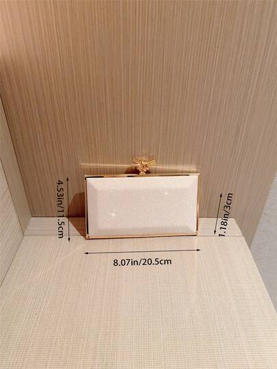 1 حقيبة كلاتش صندوق صغيرة بتصميم بسيط، حقيبة مسائية فاخرة مصممة من معدن ، حقيبة صغيرة أنيقة ولامعة للاستخدام المسائي، مناسبة للحفلات الراقية والزفاف الرومانسي والحفلات الرسمية، وتستخدم كهدية عيد ميلاد/عطلة، مع سلسلة كتف قابلة للفصل