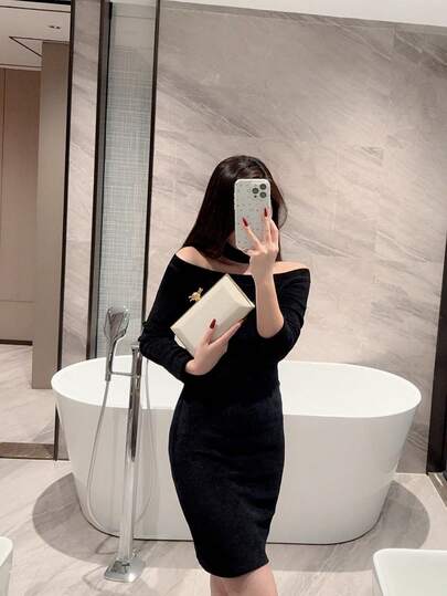 1 حقيبة كلاتش صندوق صغيرة بتصميم بسيط، حقيبة مسائية فاخرة مصممة من معدن ، حقيبة صغيرة أنيقة ولامعة للاستخدام المسائي، مناسبة للحفلات الراقية والزفاف الرومانسي والحفلات الرسمية، وتستخدم كهدية عيد ميلاد/عطلة، مع سلسلة كتف قابلة للفصل