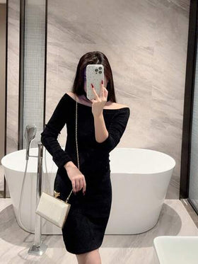 1 حقيبة كلاتش صندوق صغيرة بتصميم بسيط، حقيبة مسائية فاخرة مصممة من معدن ، حقيبة صغيرة أنيقة ولامعة للاستخدام المسائي، مناسبة للحفلات الراقية والزفاف الرومانسي والحفلات الرسمية، وتستخدم كهدية عيد ميلاد/عطلة، مع سلسلة كتف قابلة للفصل