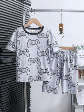 مجموعة بيجاما مريحة عادية 2 قطعة (بلوزة وشورت) مطبوعة برسوم كرتونية رياضية مناسبة للمراهقين