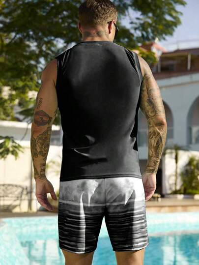 Manfinity Swimmode مجموعة من سترة بلا أكمام مطبوع عليها حروف مع سروال سباحة قصير 2 قطعة للرجال في الصيف والعطلات، طراز هاواي