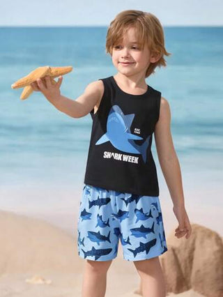 مايوه أولادي Shark Week X  طقم قصير كارتوني للأولاد مكون من ملابس علوية أكمام عليه طباعة سمكة قرش أسود وشورت أزرق بحري قطعتين